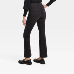 Women's Regular Fit Pull-On Flare Jeans - Knox Rose™